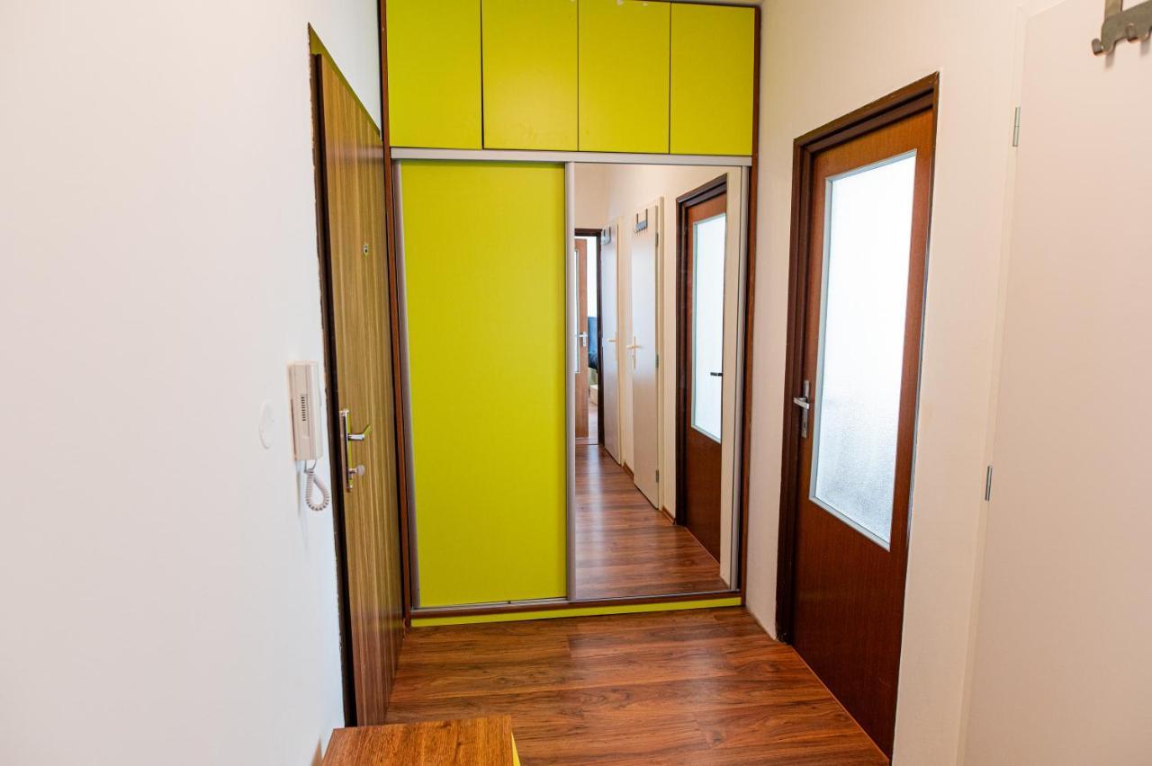 Room 1 Km From Center Bratislava Exterior photo